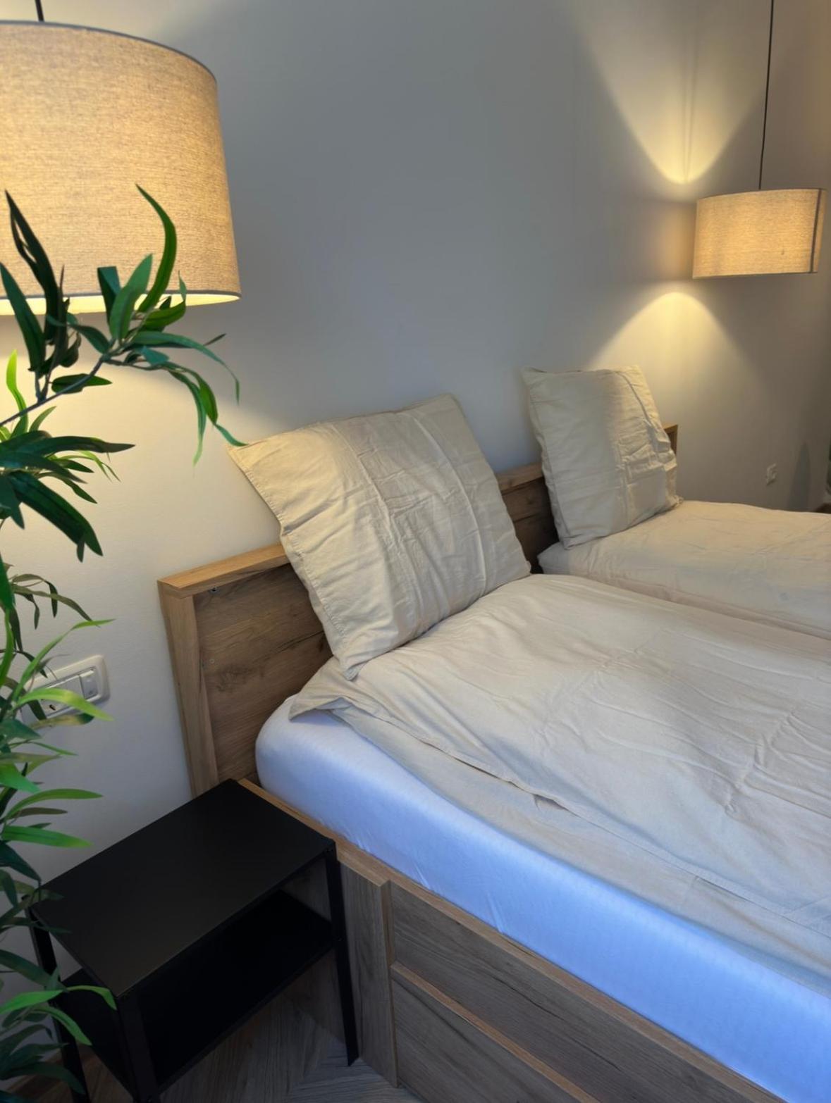 One Room Apartment- Self Check-In 24H Resita Luaran gambar