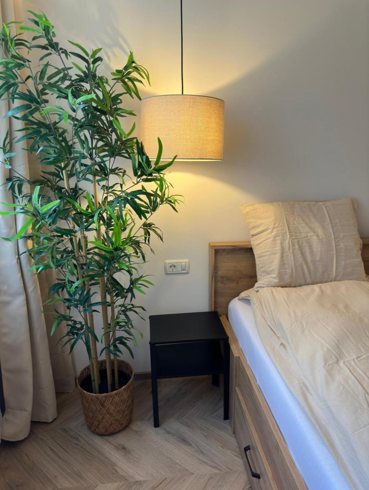 One Room Apartment- Self Check-In 24H Resita Luaran gambar